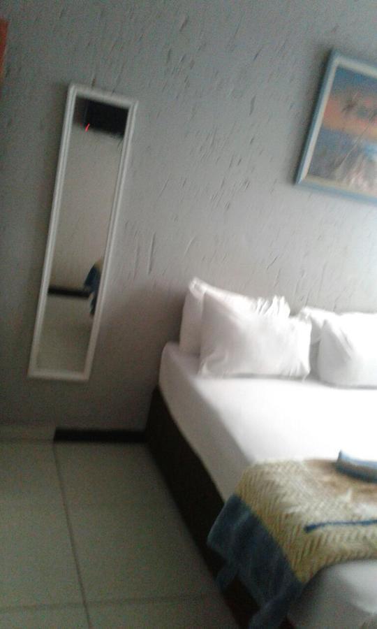 Royal Crown Guesthouse جوهانسبورغ المظهر الخارجي الصورة