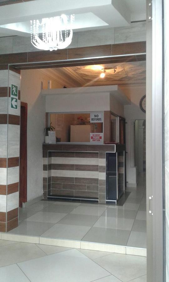 Royal Crown Guesthouse جوهانسبورغ المظهر الخارجي الصورة