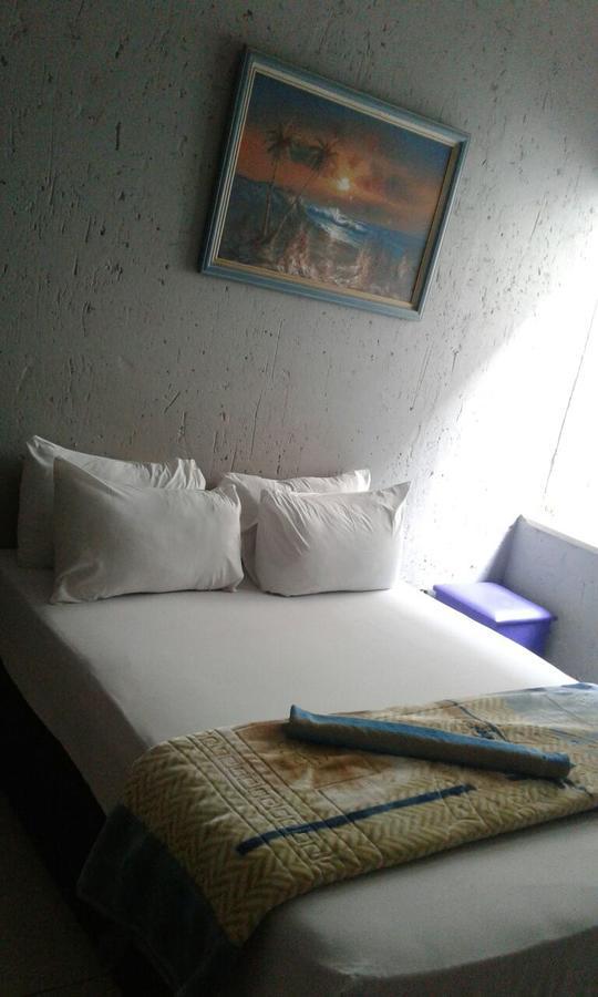 Royal Crown Guesthouse جوهانسبورغ المظهر الخارجي الصورة