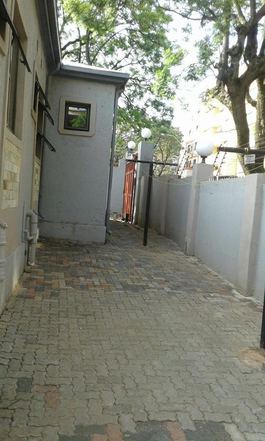 Royal Crown Guesthouse جوهانسبورغ المظهر الخارجي الصورة